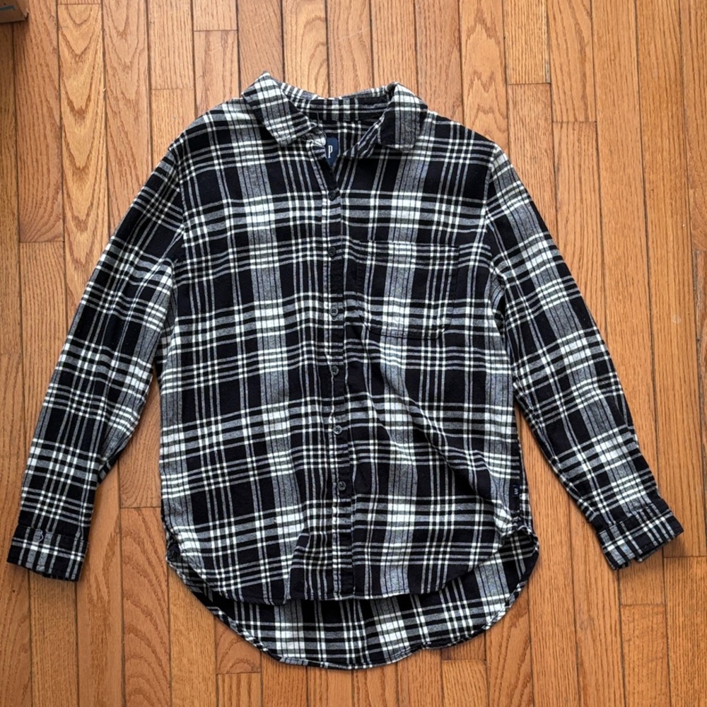 GAP Black and White Plaid Button Down Shirt